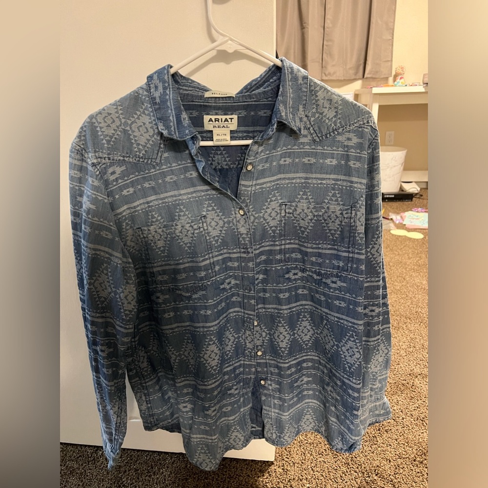 Women’s ariat shirt
